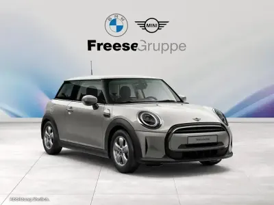 Używany Mini Cooper 156 KM (114 kW) 2024 Srebrny Hatchback
