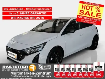 Neu Hyundai i20 Blackline 90 PS (66 kW) 2026 Atlas white Kleinwagen