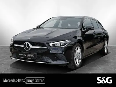 Gebraucht Mercedes CLA200 Progressive 163 PS (119 kW) 2021 Metalliclack kosmosschwarz Coupé