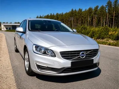 Używany Volvo V60 116 KM (85 kW) 2015 Srebrny Kombi