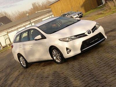 Gebraucht Toyota Auris Touring Sports Life+ 124 PS (91 kW) 2014 Weiß Kombi