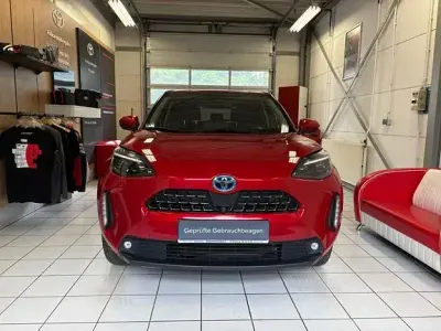 Gebraucht Toyota Yaris Elegant 116 PS (85 kW) 2022 Rot Kleinwagen