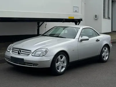 Gebraucht Mercedes SLK230 197 PS (144 kW) 1997 Silber Cabrio