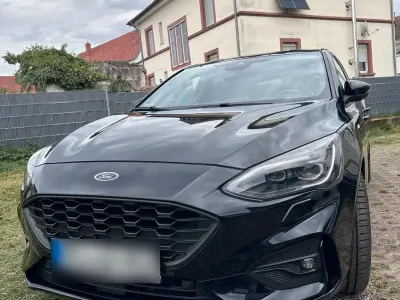 Gebraucht Ford Focus ST-Line 125 PS (91 kW) 2018 Schwarz Limousine