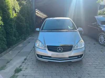 Gebraucht Mercedes A180 110 PS (80 kW) 2010 Silber Limousine