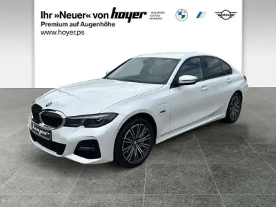Gebraucht BMW 330 Efficient Dynamics 252 PS (185 kW) 2022 Mineralweiß (metallic) Limousine