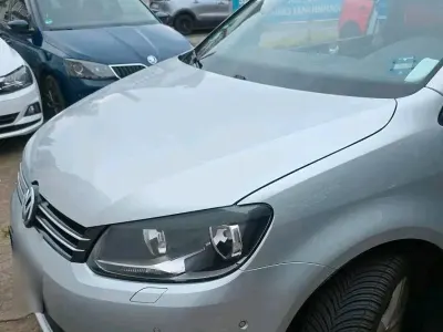 Gebraucht VW Touran Life 140 PS (102 kW) 2014 Silber Van / Kleinbus