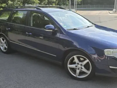 Gebraucht VW Passat Sportline 140 PS (102 kW) 2009 Blau Limousine