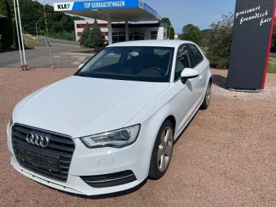 Gebraucht Audi A3 Comfort 150 PS (110 kW) 2014 Weiß Limousine