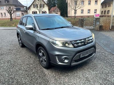 Grau Gebraucht 2018 Suzuki Vitara Limited SUV | 15.490 € (Fairer Preis)
