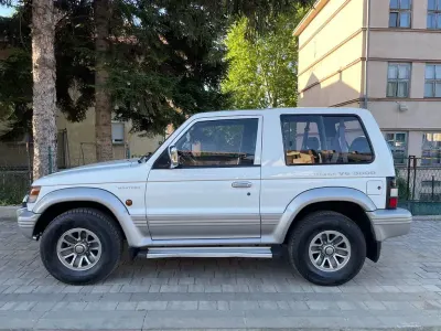 Gebraucht Mitsubishi Pajero 150 PS (110 kW) 1995 Weiß SUV