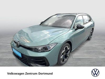 Second-hand VW Passat R-line 272 CP (200 kW) 2025 Verde Break