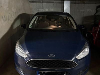 Gebraucht Ford Focus Trend 125 PS (91 kW) 2015 Blau Limousine