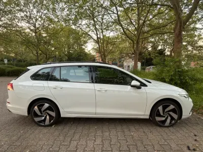 Gebraucht VW Golf VII 150 PS (110 kW) 2021 Weiß Kleinwagen
