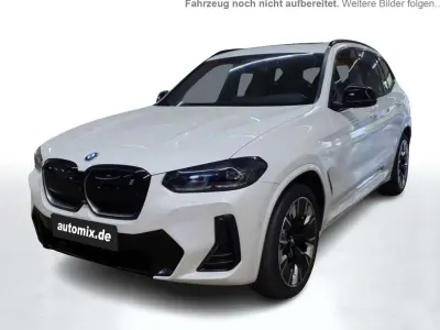 Gebraucht BMW iX3 Impressive 210 kW (286 PS) 2023 Mineralweiss metallic SUV