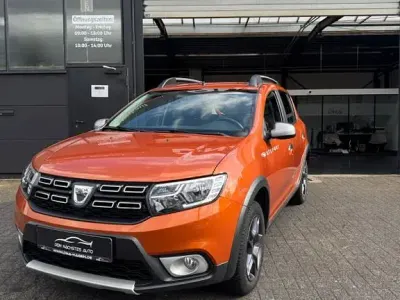 Gebraucht Dacia Sandero Stepway 90 PS (66 kW) 2017 Orange SUV