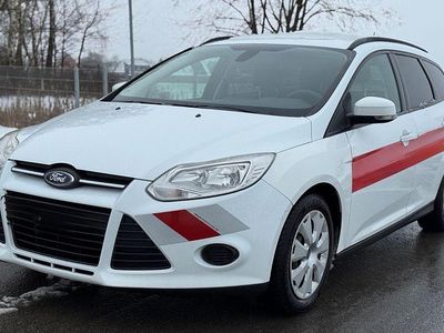 Gebraucht Ford Focus Trend 116 PS (85 kW) 2014 Weiß Limousine