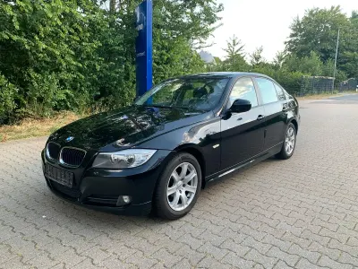 Gebraucht BMW 320 142 PS (104 kW) 2009 Schwarz Limousine