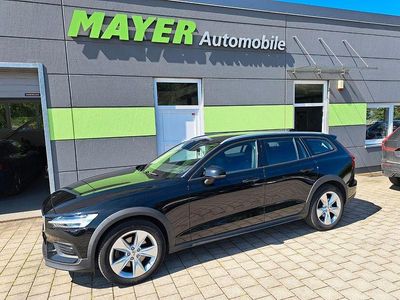 Black stone Gebraucht 2020 Volvo V60 CC Pro Kombi | 23.900 € (Guter Preis)