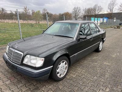 Gebraucht Mercedes E200 Sportline 136 PS (100 kW) 1994 Schwarz Limousine