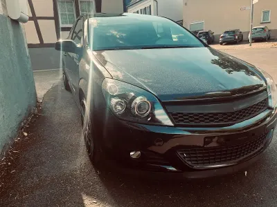Gebraucht Opel Astra GTC 125 PS (91 kW) 2009 Schwarz Kleinwagen