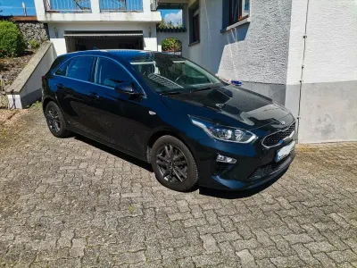 Gebraucht Kia Ceed 160 PS (117 kW) 2021 Schwarz Kleinwagen