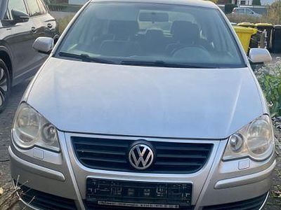 Silber Gebraucht 2005 VW Polo Basis Limousine | 2.200 € (Fairer Preis)