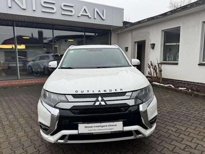 Gebraucht Mitsubishi Outlander P-HEV Plus 135 PS (99 kW) 2020 Perlmuttweiss SUV