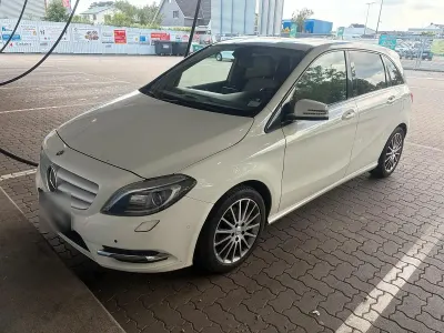 Gebraucht Mercedes B180 122 PS (89 kW) 2013 Weiß Van / Kleinbus
