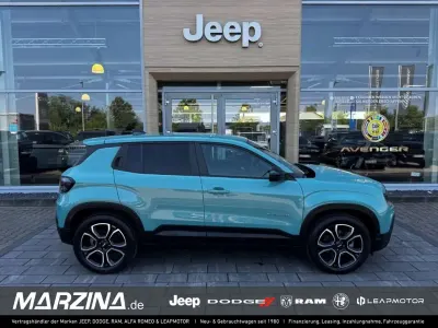 Gebraucht Jeep Avenger Altitude 114 kW (156 PS) 2023 Lake blue green SUV