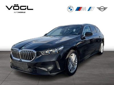 Gebraucht BMW 540 Sport Line 286 PS (210 kW) 2024 Saphirschwarz Kombi