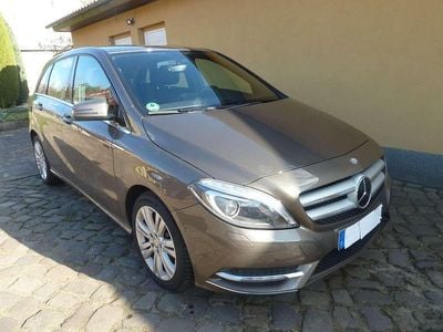 Gebraucht Mercedes B200 156 PS (114 kW) 2012 Grau Van / Kleinbus