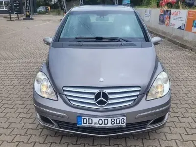 Gebraucht Mercedes B200 136 PS (100 kW) 2007 Silber Van / Kleinbus