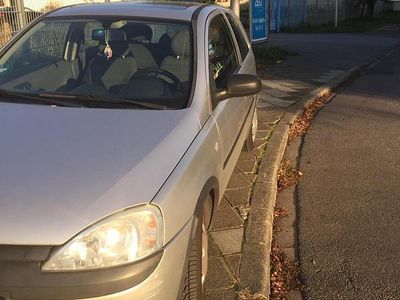 Grau Gebraucht 2001 Opel Corsa Kleinwagen | 1.550 € (Fairer Preis)