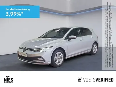 Usata VW Golf VIII Life 116 CV (85 kW) 2023 Argento Berlina