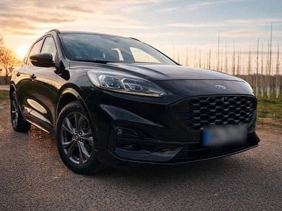 Begagnad Ford Kuga ST-Line 150 HK (110 kW) 2022 Svart SUV