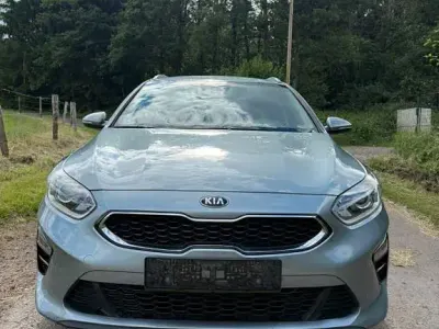 Gebraucht Kia Ceed 116 PS (85 kW) 2019 Blau Kleinwagen