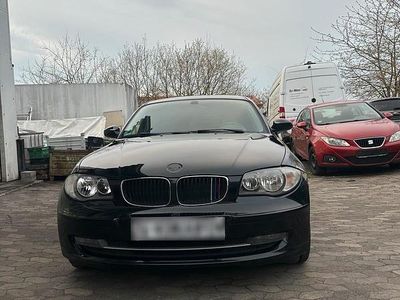 Gebraucht BMW 116 122 PS (89 kW) 2009 Schwarz Kleinwagen
