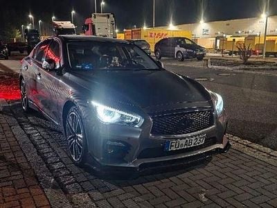 Gebraucht Infiniti Q50 Sport Tech 170 PS (125 kW) 2015 Grau Limousine