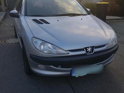 Gebraucht Peugeot 206 75 PS (55 kW) 2000 Silber Kleinwagen