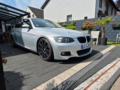 Silber Gebraucht 2009 BMW 320 M Sport Coupé | 9.390 € (Fairer Preis)