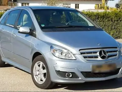 Gebraucht Mercedes B180 116 PS (85 kW) 2010 Grau Van / Kleinbus