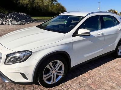 Usata Mercedes GLA250 211 CV (155 kW) 2016 Bianco SUV