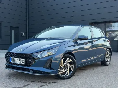 Gebraucht Hyundai i20 Trend 101 PS (74 kW) 2025 Blau Kleinwagen