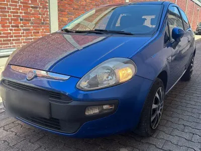 Gebraucht Fiat Punto Evo 77 PS (56 kW) 2011 Blau Kleinwagen