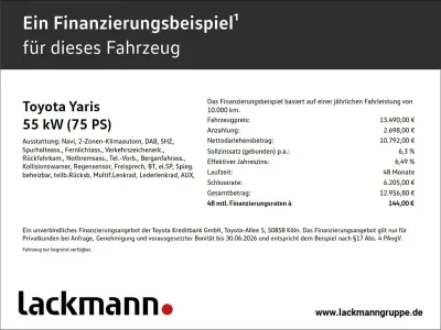 Gebraucht Toyota Yaris Hybrid Business Edition 100 PS (73 kW) 2019 Weiß Limousine