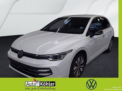 Gebraucht VW Golf VIII Goal 150 PS (110 kW) 2025 Oryxweiß perlmutteffekt Limousine