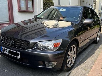 Lexus IS200