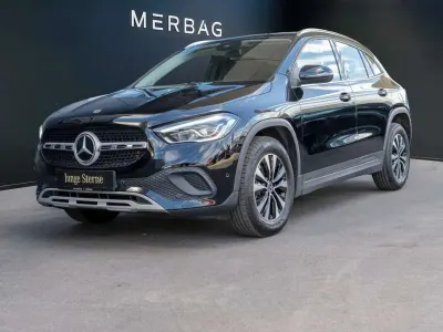 Gebraucht Mercedes GLA180 Advanced 136 PS (100 kW) 2022 Schwarz SUV