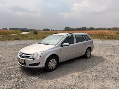 Gebraucht Opel Astra Edition 140 PS (102 kW) 2009 Silber Kombi